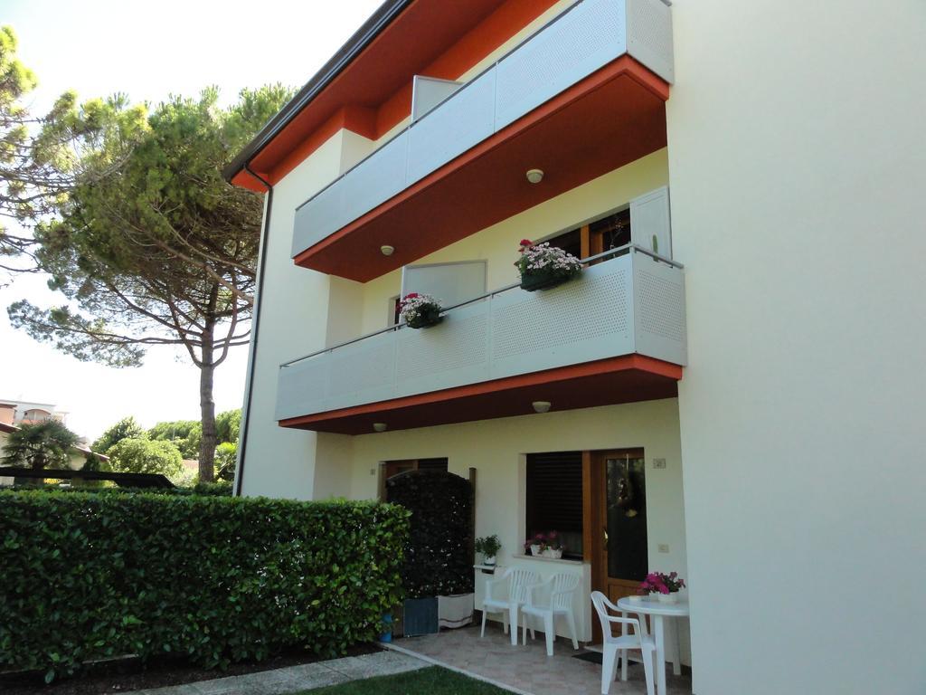 Flora Apartment *